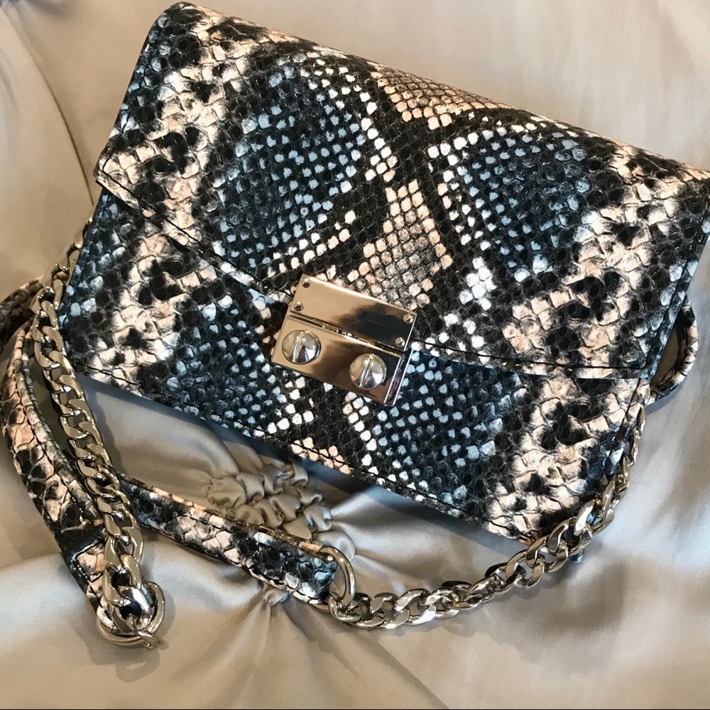 faux snakes skin mini purse